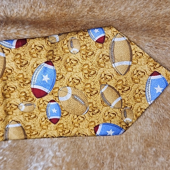 TANGO by Max Raab Men's Silk Football Neck Tie - Picture 2 of 5